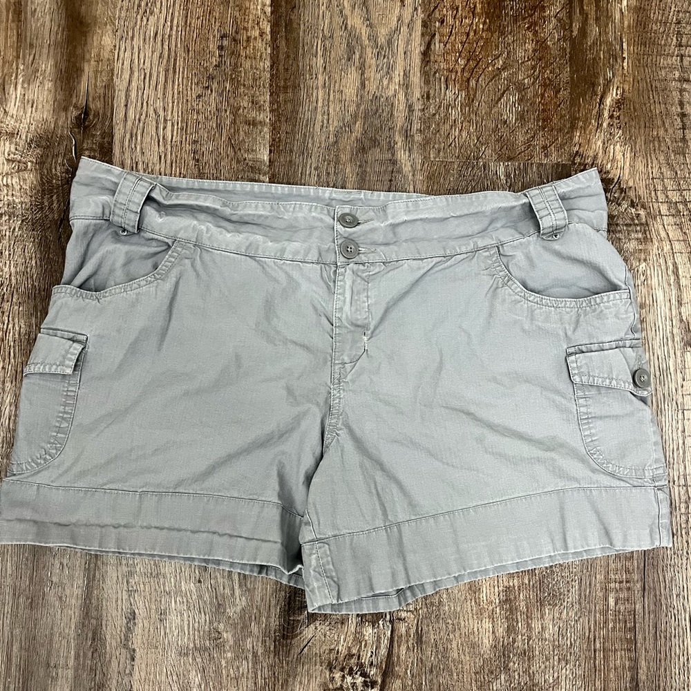 Canyon River Blues grey cargo shorts women’s size 16